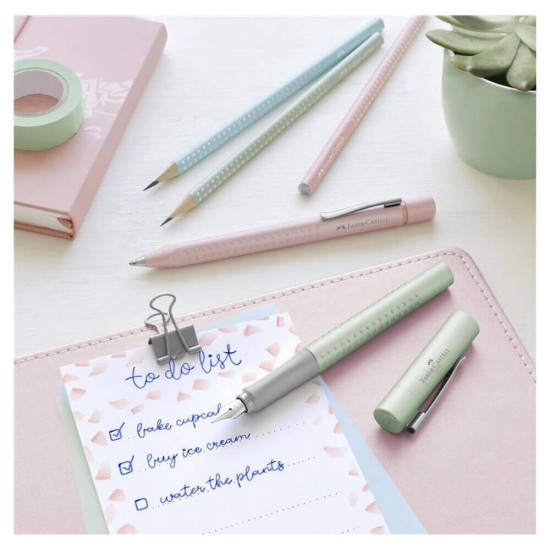 Pix Albastru cu Mecanism Faber-Castell Grip 2010, Varf M, Culoare Alb-Cocos, Pix, Pixuri, Faber-Castell Grip 2010 Pixuri, Pixuri cu Mecanism, Pixuri cu Buton, Pix cu Mecanism, Pixuri Scoala, Pixuri Albastre Scoala, Faber-Castell Pixuri Grip 2010