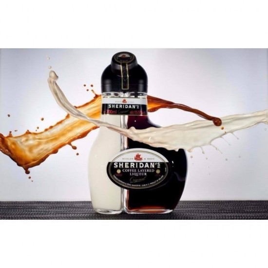 Lichior Sheridan's Coffee Layered, 0.7 L, 15.5% Alcool, Lichior in Doua Nuante, Lichior cu Doua Parti, Lichior Doua Parti, Lichior Alb Negru, Lichior de Cafea, Lichior cu Cafea, Lichior Cafea, Lichior cu Aroma de Cafea, Lichior cu Gust de Cafea